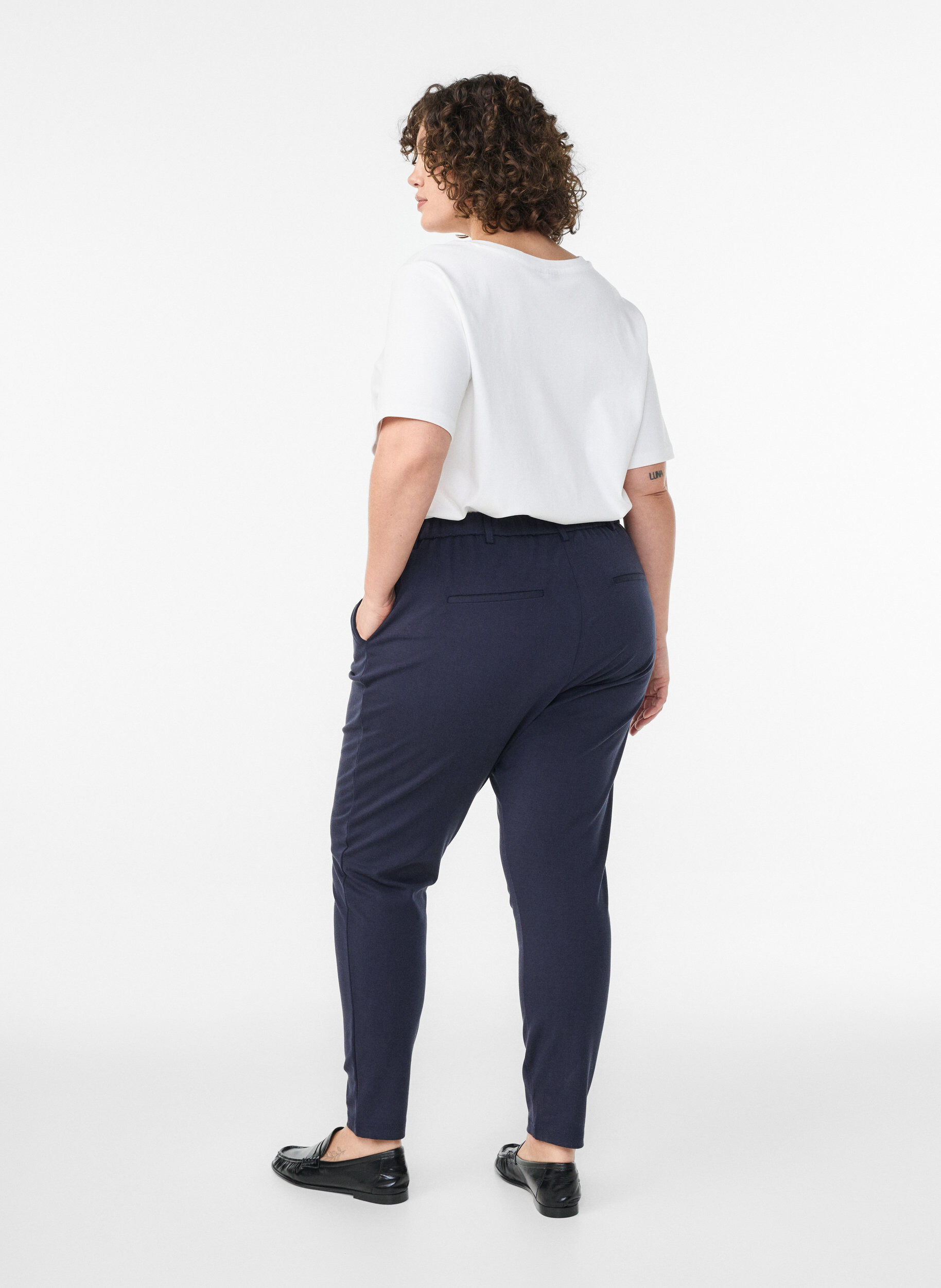 ZizziCroppade Maddison byxor, Bl&aring;, Model image number 1