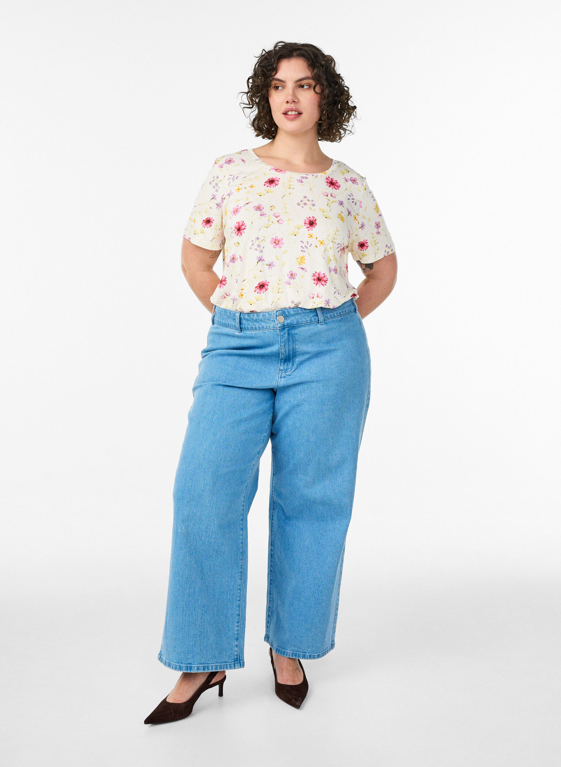 ZizziT-shirt med blommigt tryck, Vit, Model image number 1