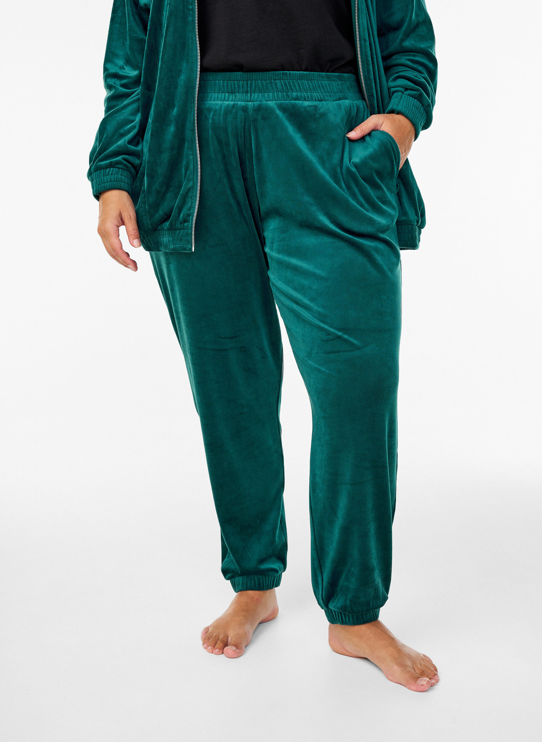 ZizziL&ouml;st sittande byxor i sammet, Gr&ouml;n, Model image number 2