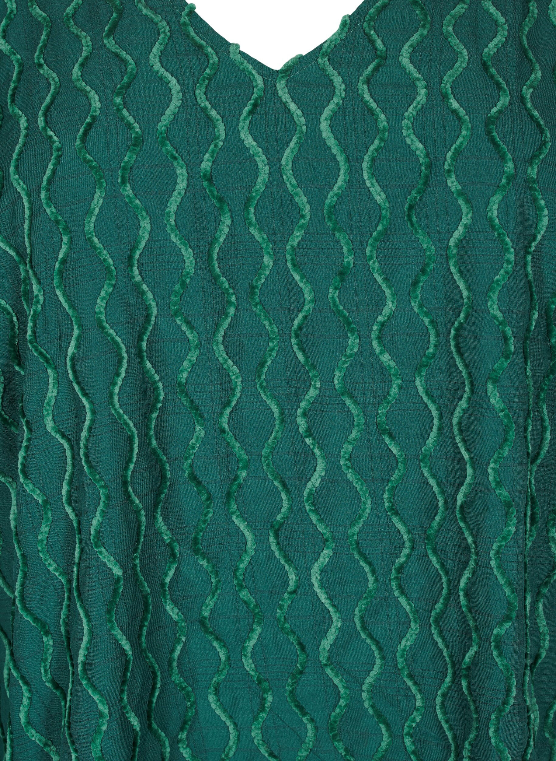 Zizzi L&aring;ng&auml;rmad m&ouml;nstrad blus med V-ringning, Rain Forest, Packshot image number 2