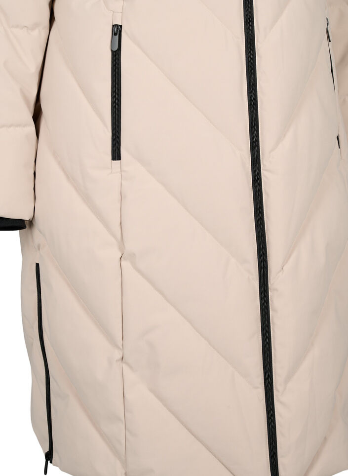 L&aring;ng vinterkappa med hyskkn&auml;ppning och krage i fuskp&auml;ls, Beige, Packshot image number 3