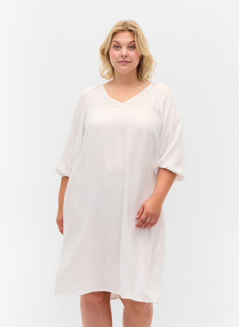 Viskosklänning med v-ringning, Bright White, Model