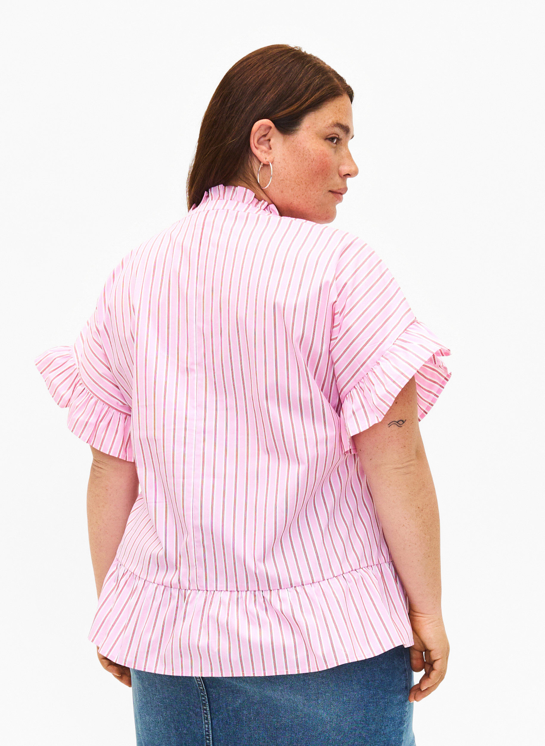 Zizzi Randig blus med peplum och volangdetaljer, Pink Red Stripe, Model image number 1