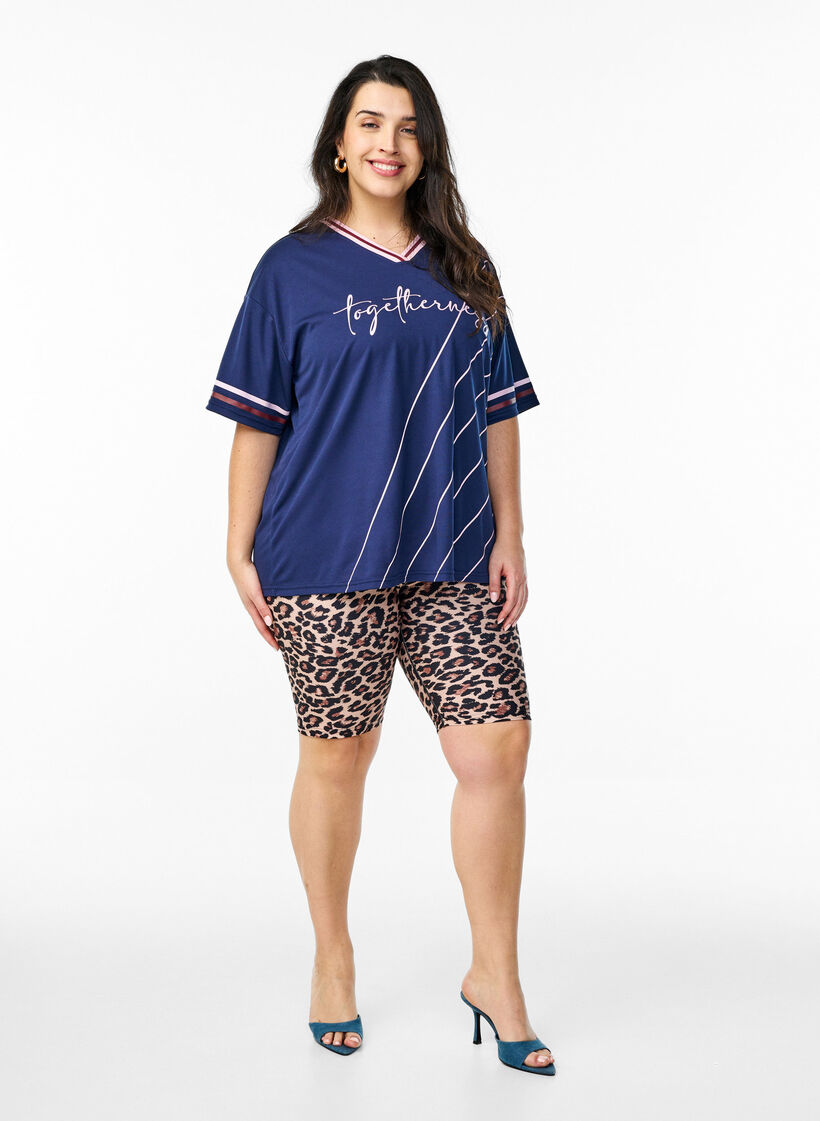 Figurnära shorts med sidofickor, Brun, Model image number 1