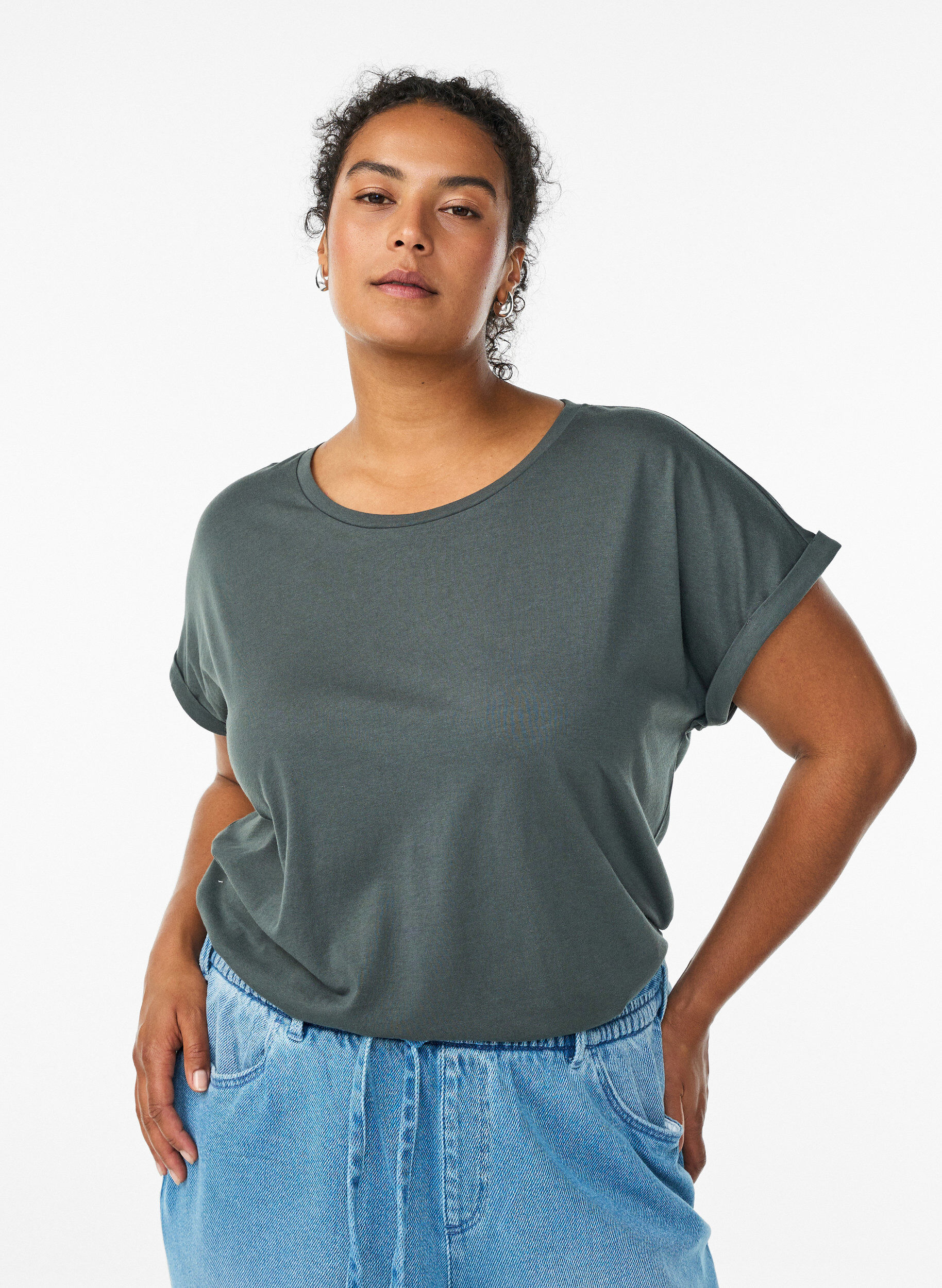 Kort&auml;rmad t-shirt i bomullsmix, Gr&ouml;n, Model