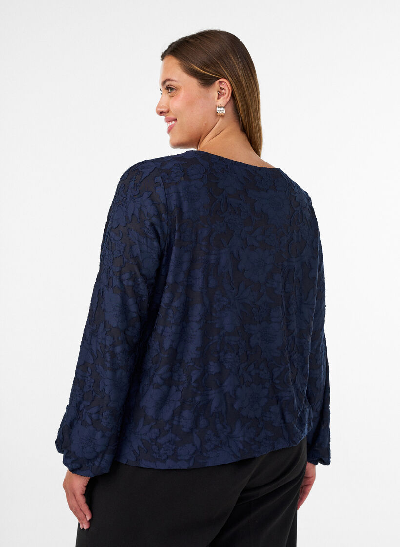 Skir blus med blommig textur och l&aring;nga &auml;rmar, Bl&aring;, Model image number 2