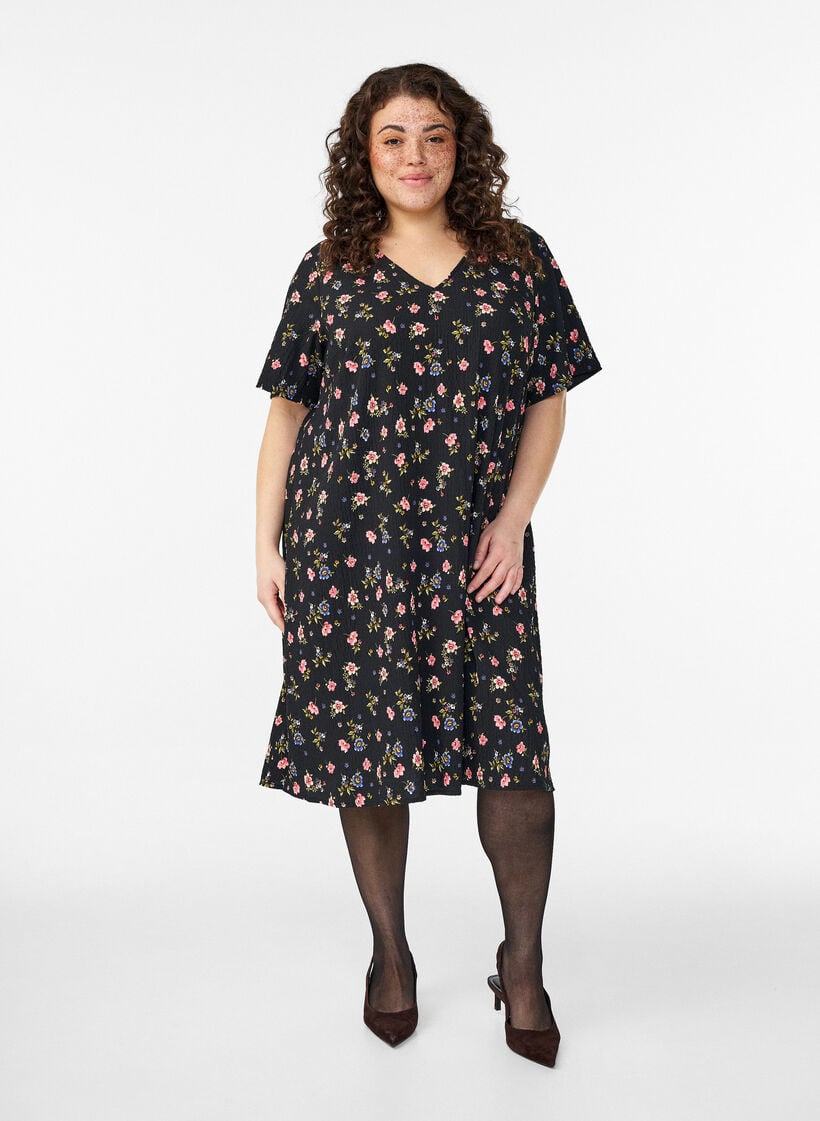 Kort&auml;rmad kl&auml;nning med V-ringning, Svart, Model image number 0