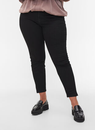 Kampanjvara – Croppade Amy jeans med slits, Black, Model image number 2