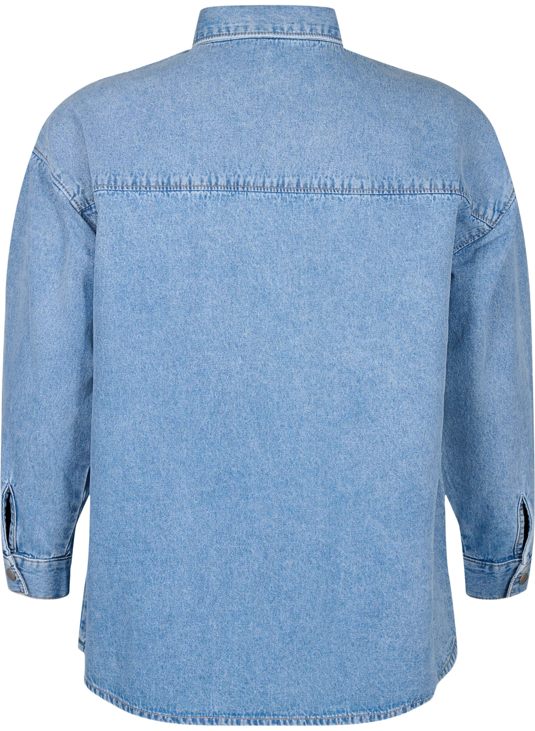 Zizzi L&ouml;s jeansskjorta med br&ouml;stficka, Light blue denim, Packshot image number 1