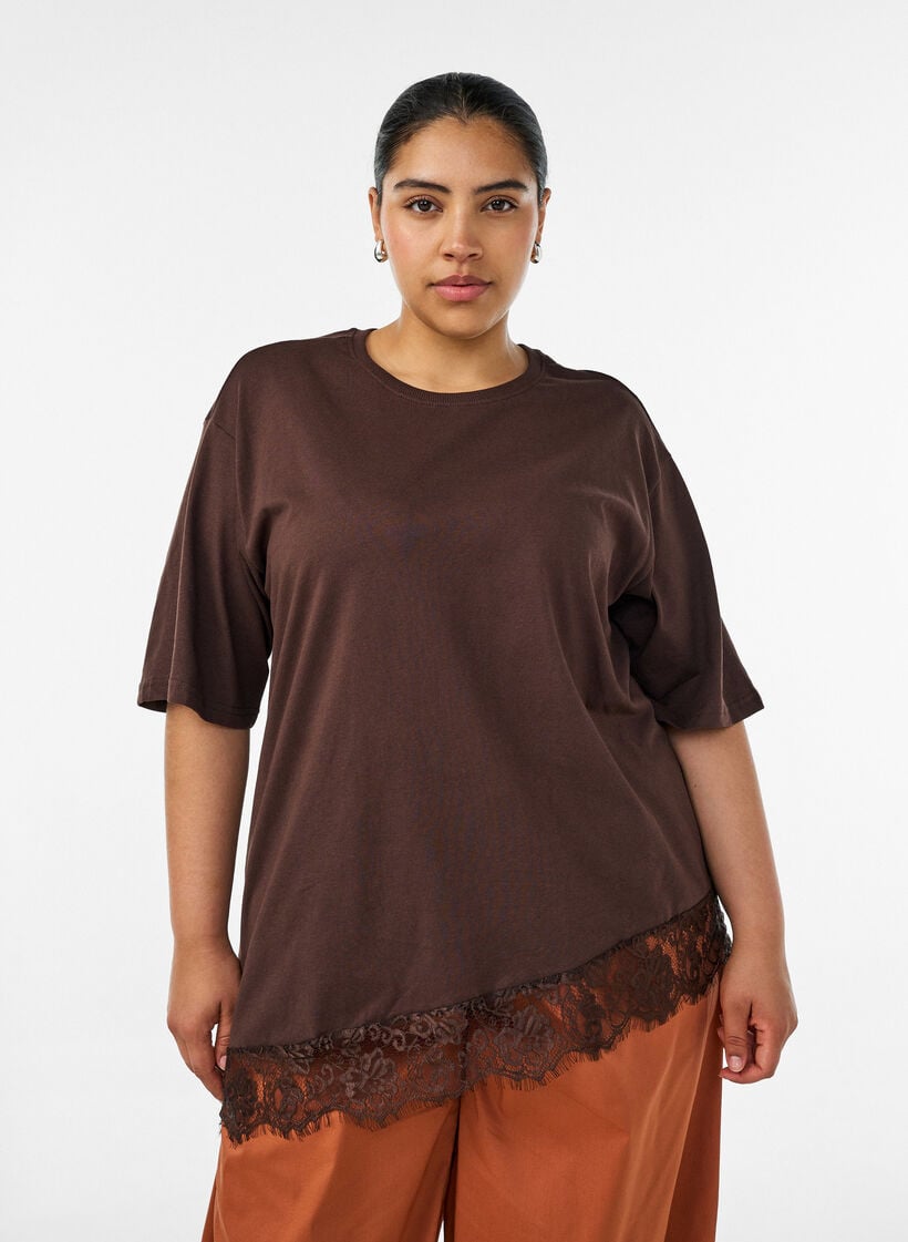 T-shirt med asymmetrisk spetskant, Brun, Model image number 0