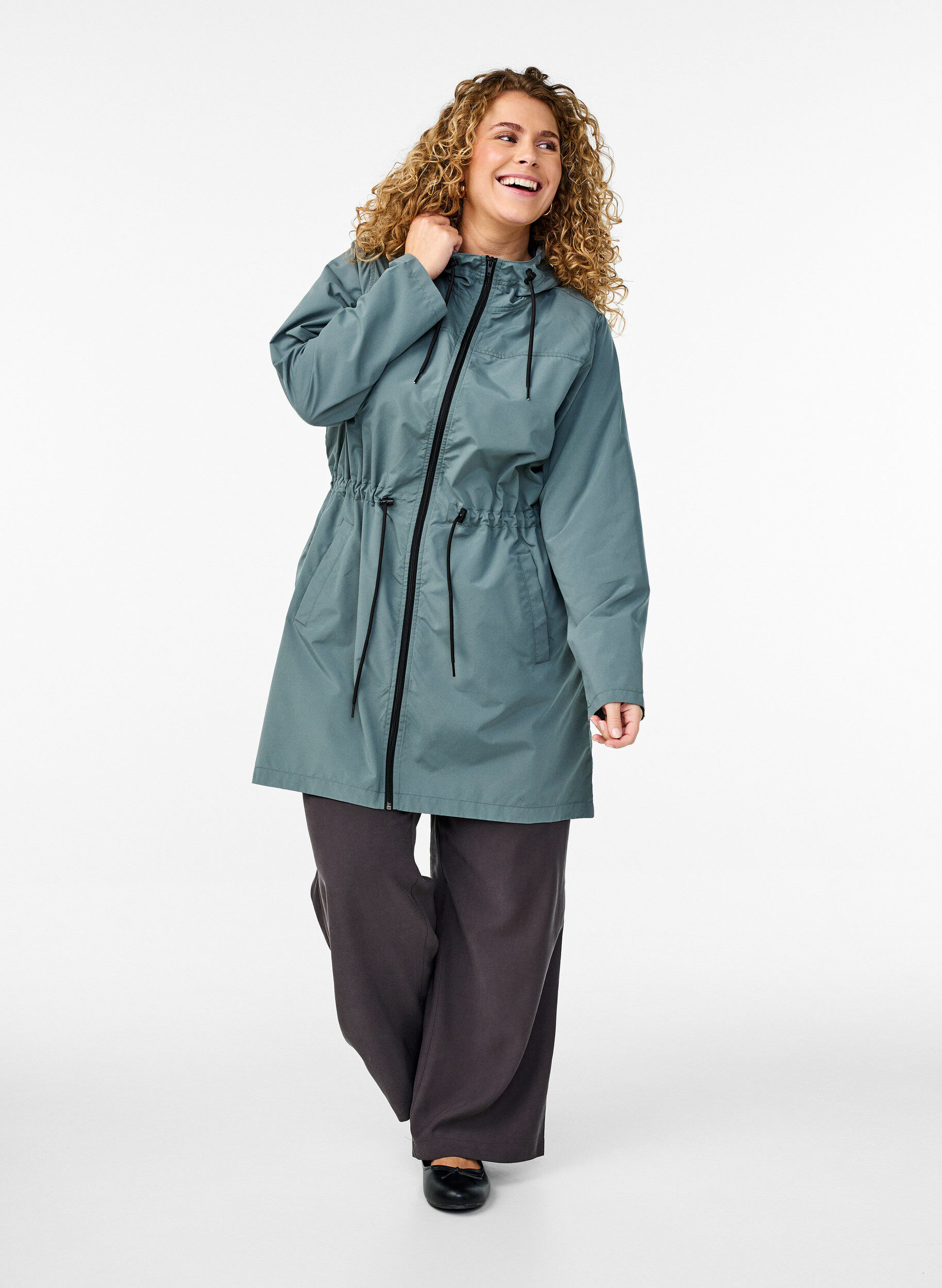 ZizziL&auml;ttviktig parkas med huva, Gr&ouml;n, Model image number 1
