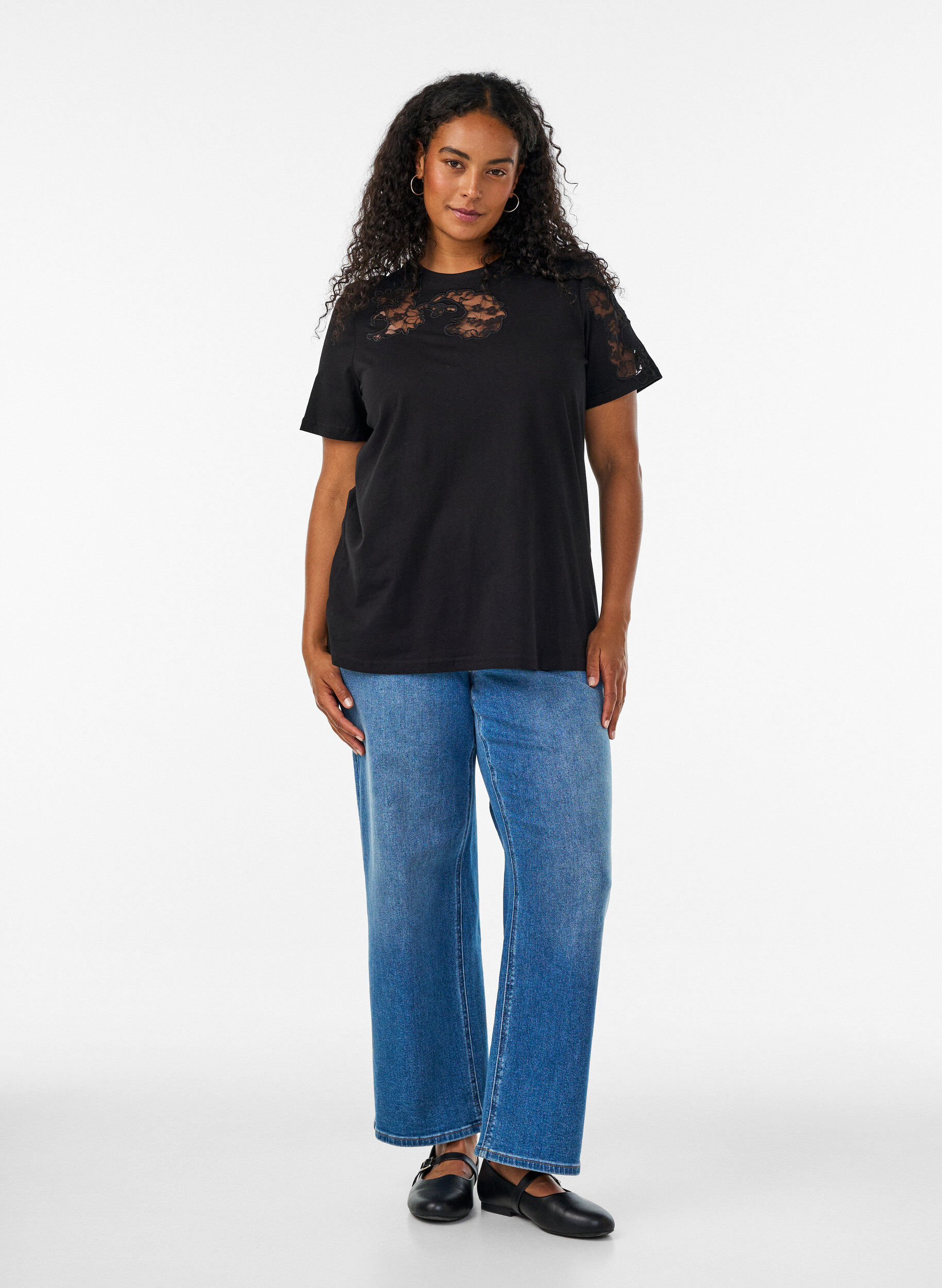 ZizziT-shirt i bomull med spetsapplikationer, Svart, Model image number 1