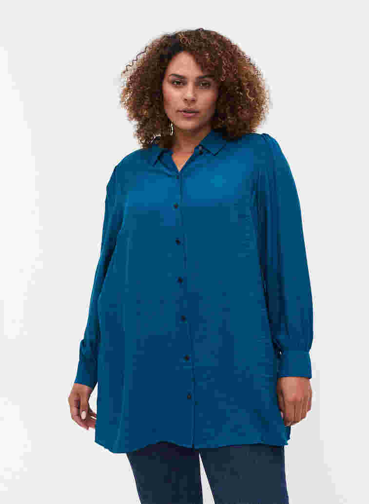 Lång enfärgad skjorta i viskosblandning, Moroccan Blue, Model