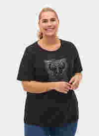 T-shirt med nitar i ekologisk bomull, Black Owl, Model