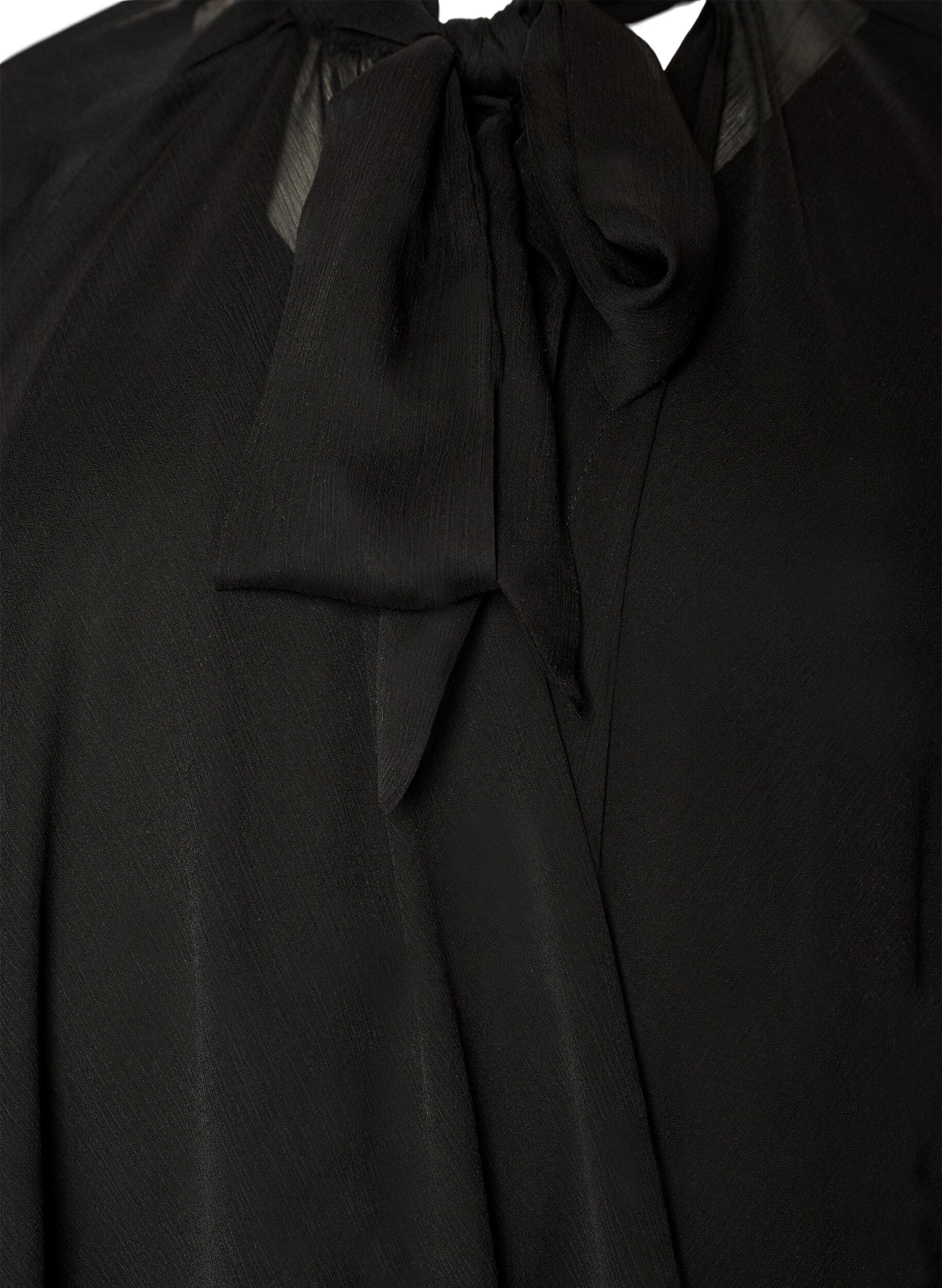 Zizzi&Auml;rml&ouml;s kl&auml;nning med cape i chiffong, Svart, Packshot image number 2