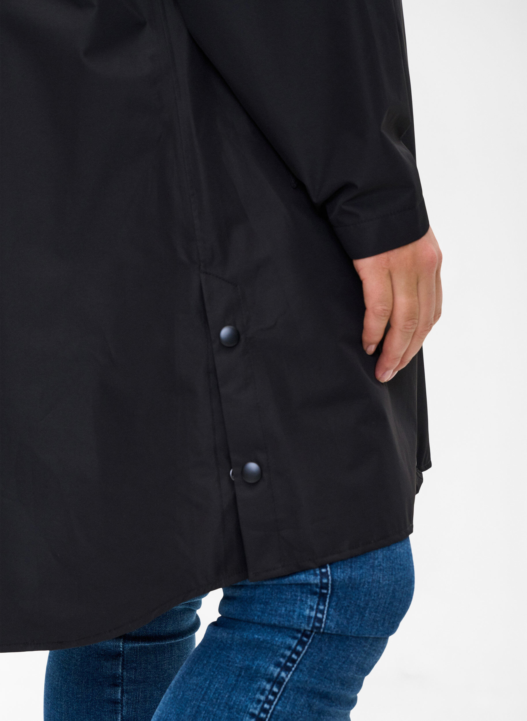 ZizziRegnjacka med fickor och huva, Svart, Model image number 3