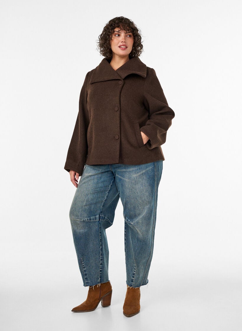 Kort jacka med asymmetrisk kn&auml;ppning, Brun, Model image number 1