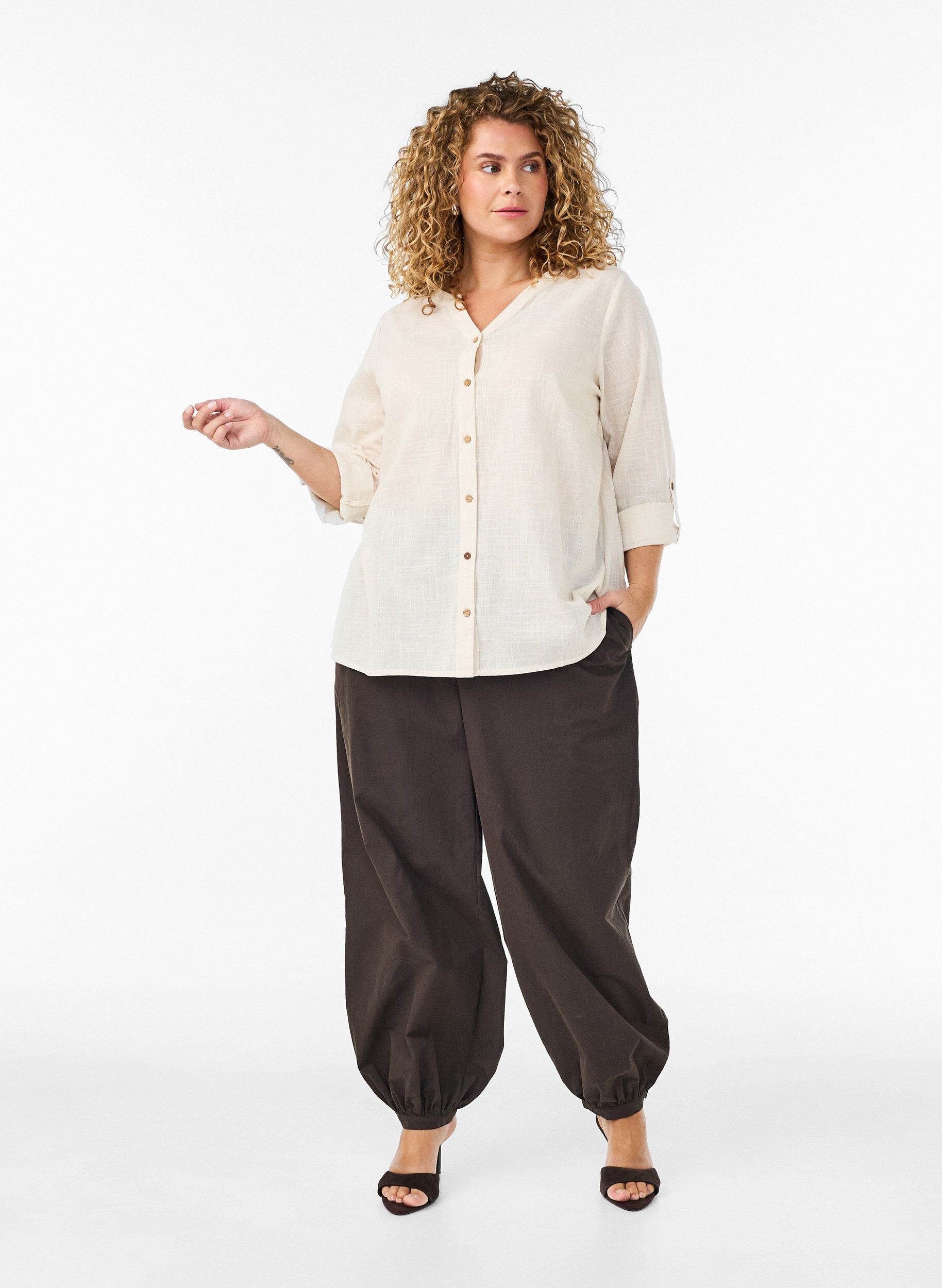 ZizziBomullsblus med v-ringning, Vanilla, Model image number 1