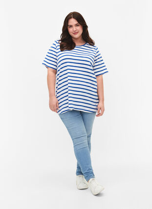 Randig T-shirt i ekologisk bomull, Blue Stripes, Model image number 2