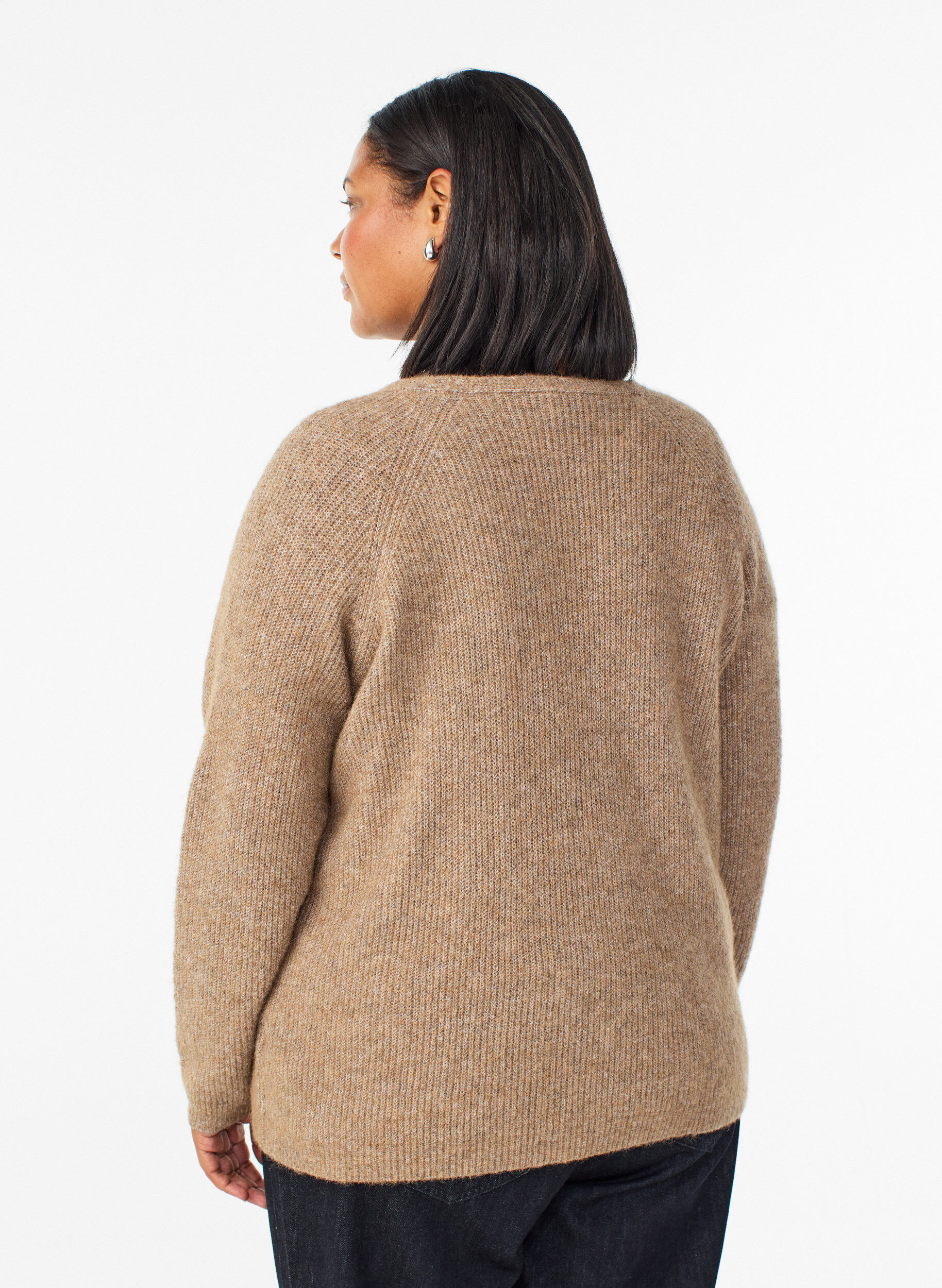 Zizzi Stickad blus med v-ringning och raglan&auml;rm, Brun, Model image number 2