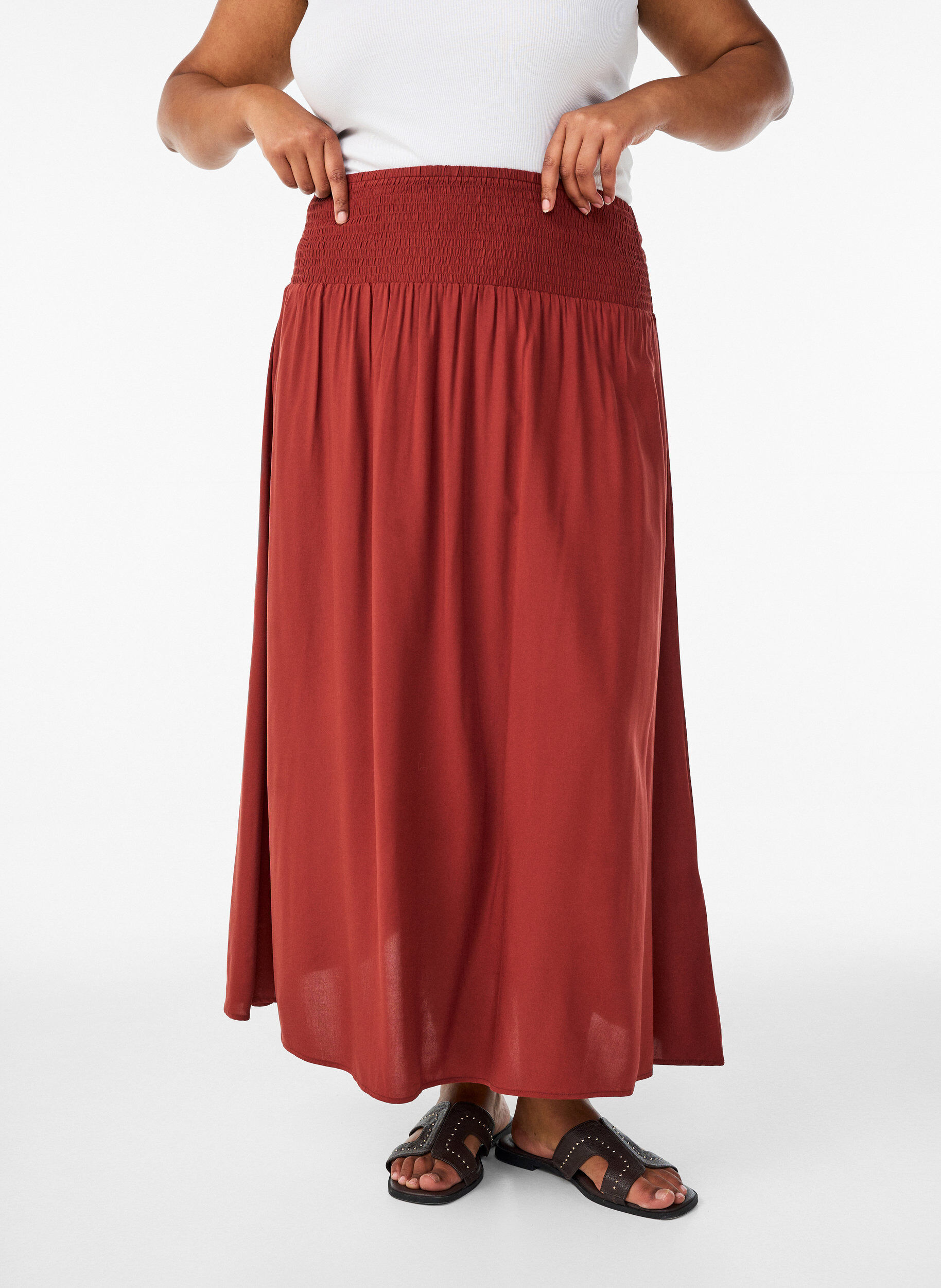 ZizziMaxikjol i viskos med smock, R&ouml;d, Model image number 2