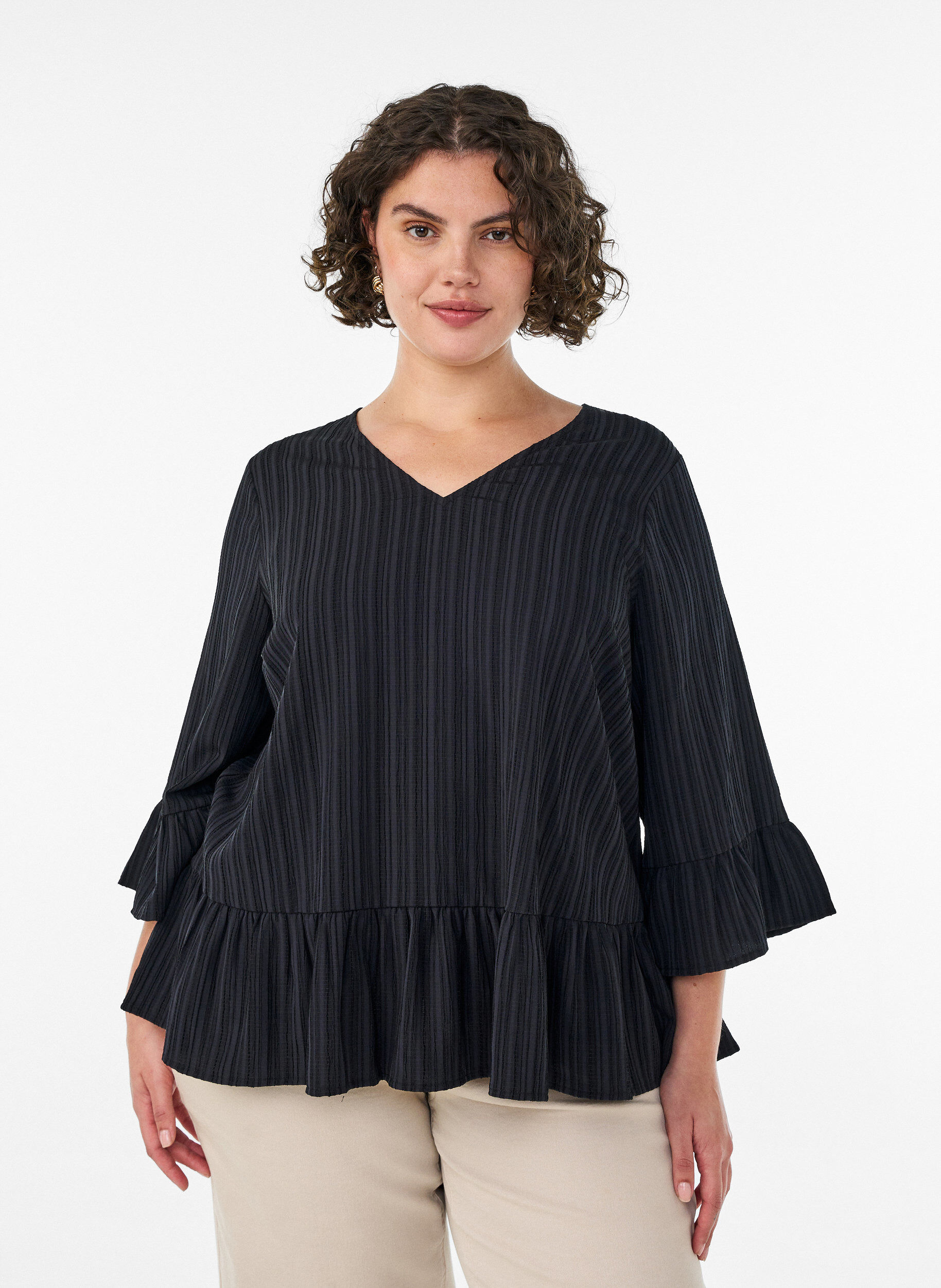 Blus med struktur, v-ringning och volanger, Svart, Model