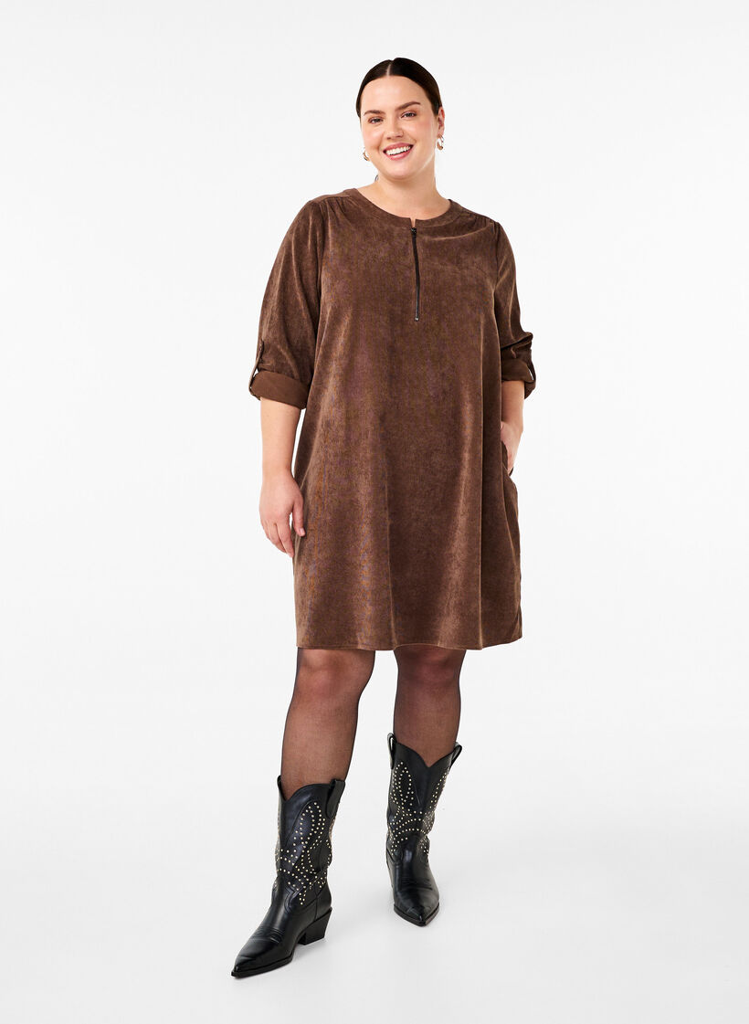 Sammetskl&auml;nning med blixtl&aring;sdetalj, Chocolate Martini, Model image number 2