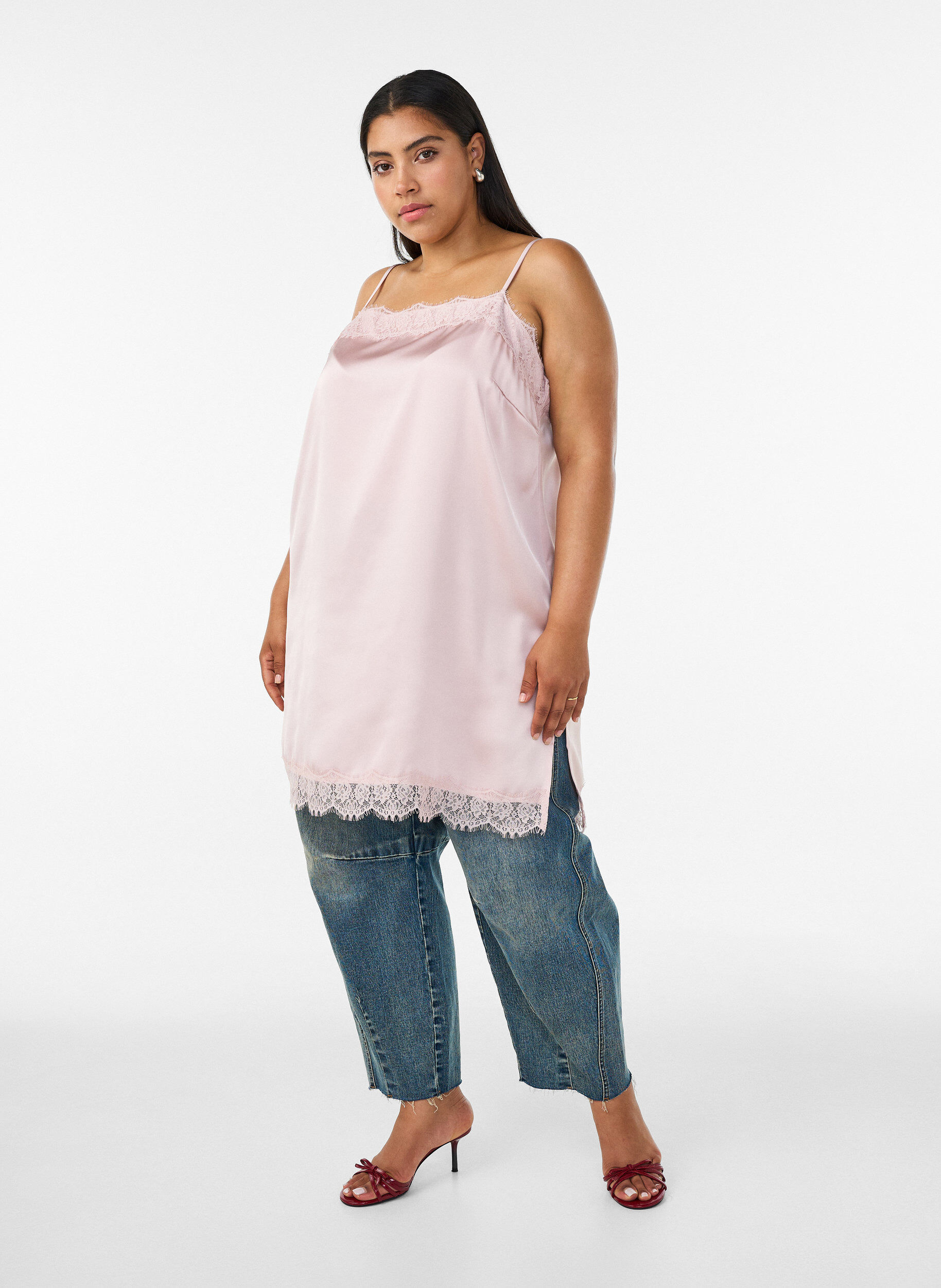 ZizziL&aring;ng topp i satin med spetskanter, Rosa, Model image number 3