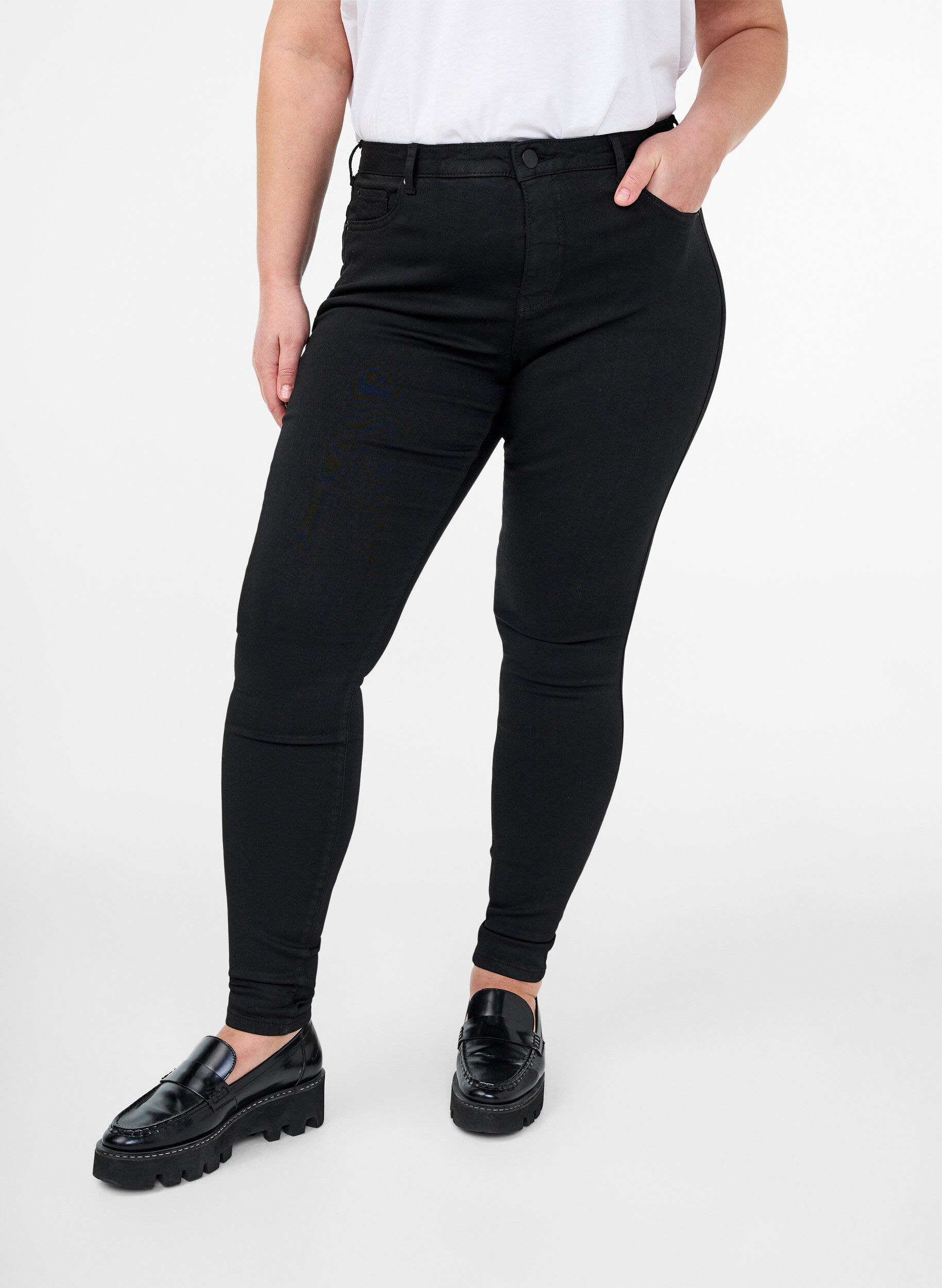 Zizzi Stay black Amy-jeans med h&ouml;g midja, Svart, Model image number 2