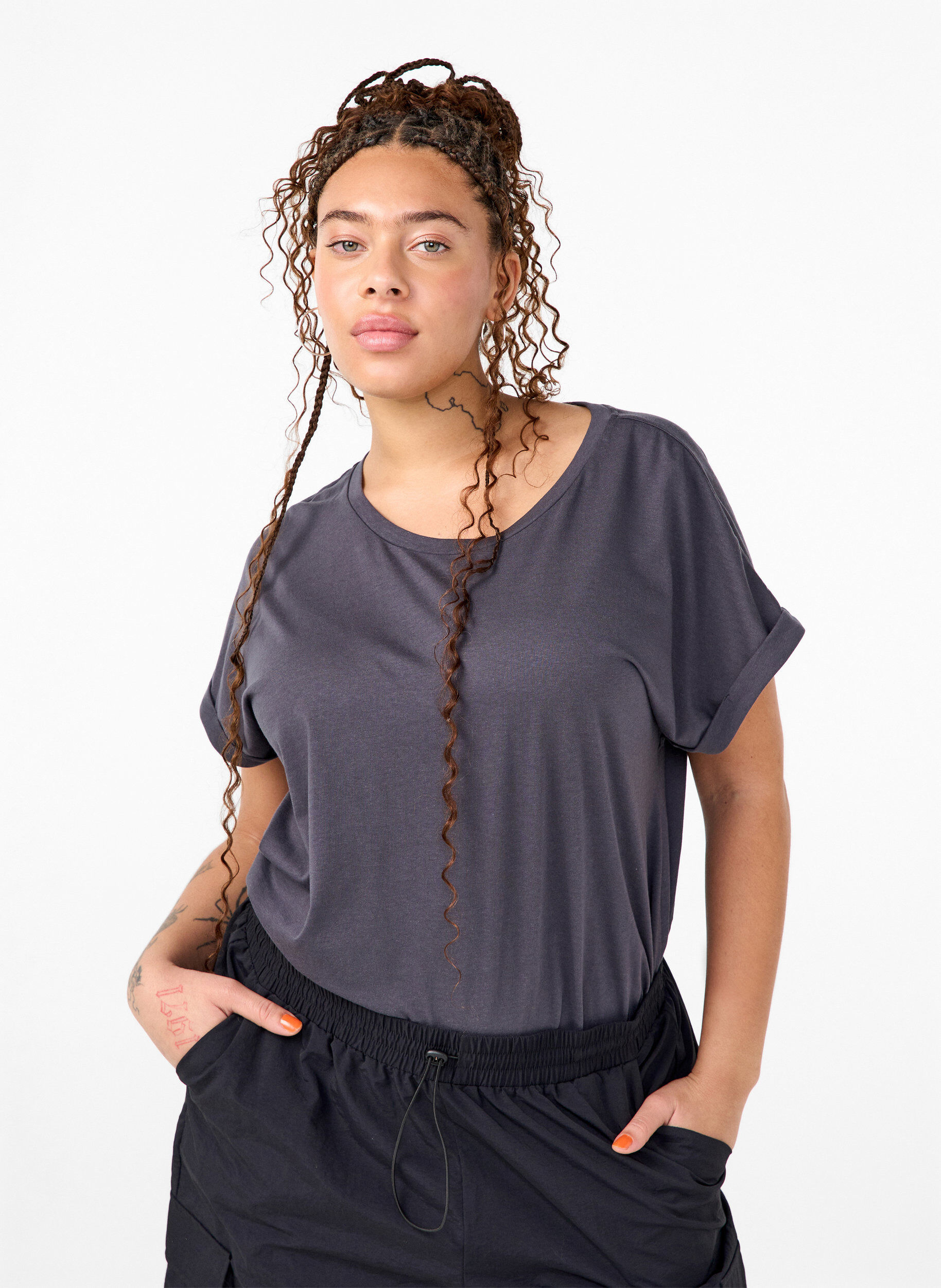 Kort&auml;rmad t-shirt i bomullsblandning, Gr&aring;, Model
