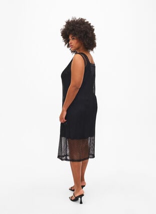 Ärmlös klänning i mesh med slits, Black, Model image number 1