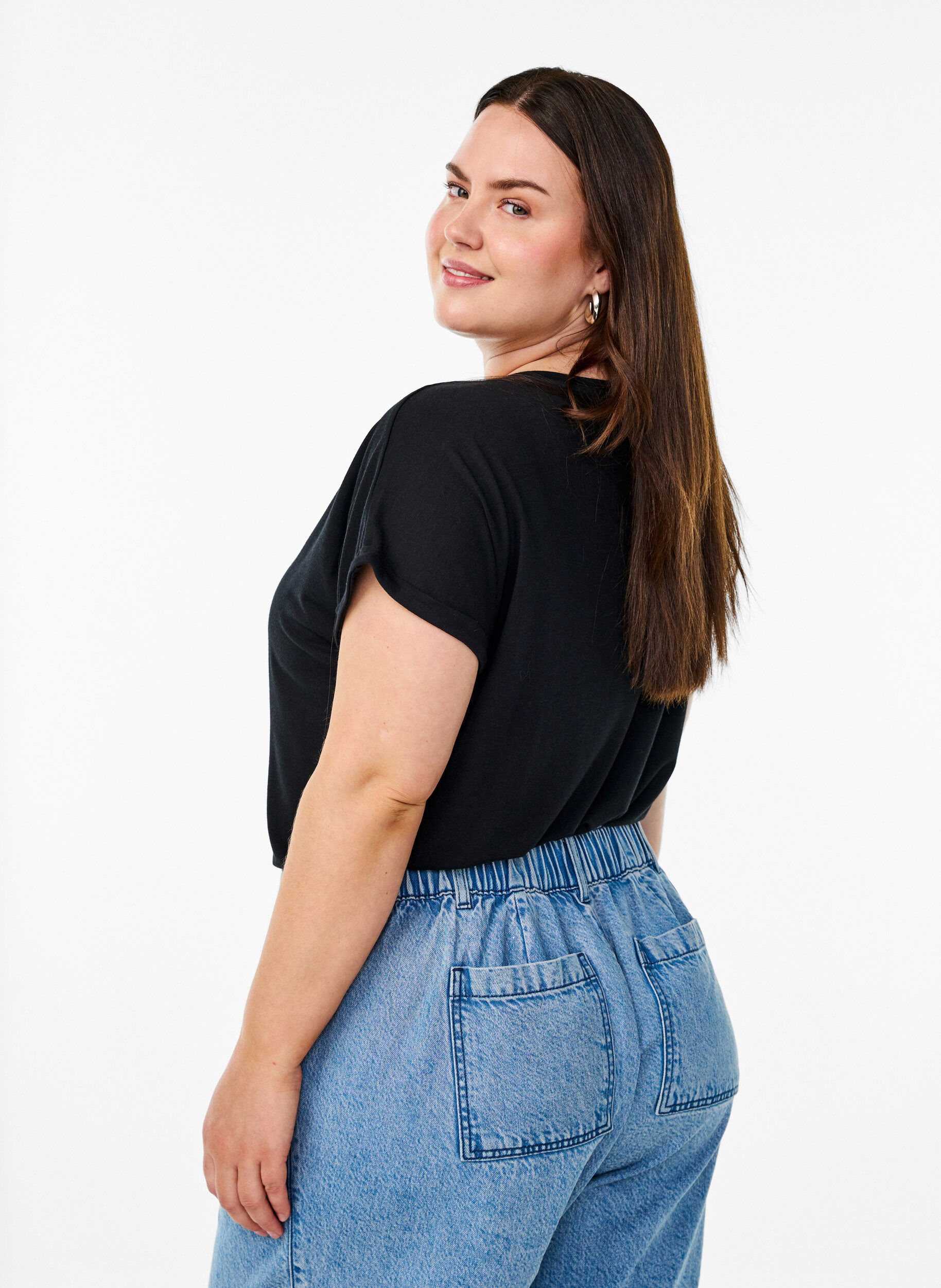 Zizzi L&ouml;s t-shirt med rund halsringning, Svart, Model image number 2