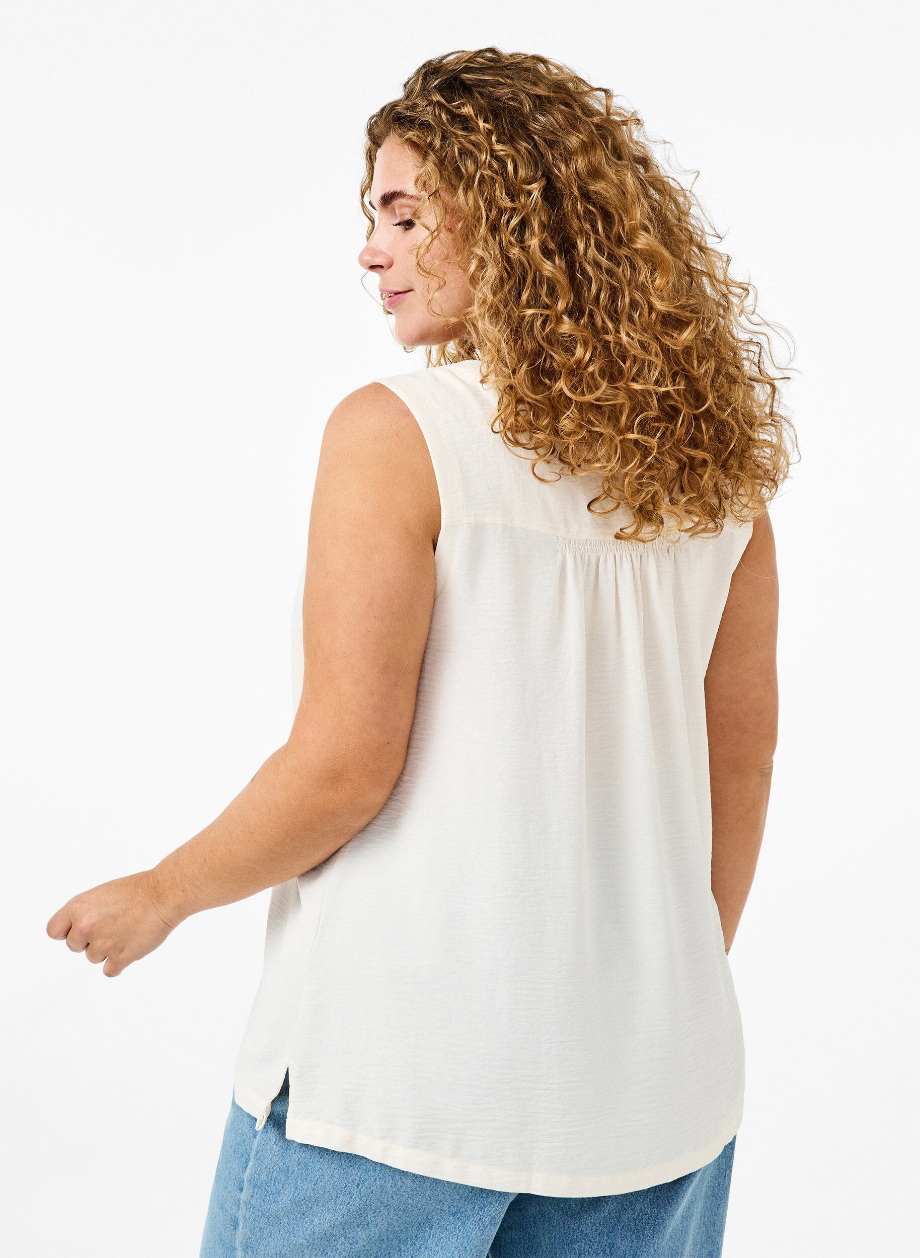 Zizzi&Auml;rml&ouml;s topp med rynkdetaljer, Vanilla, Model image number 2
