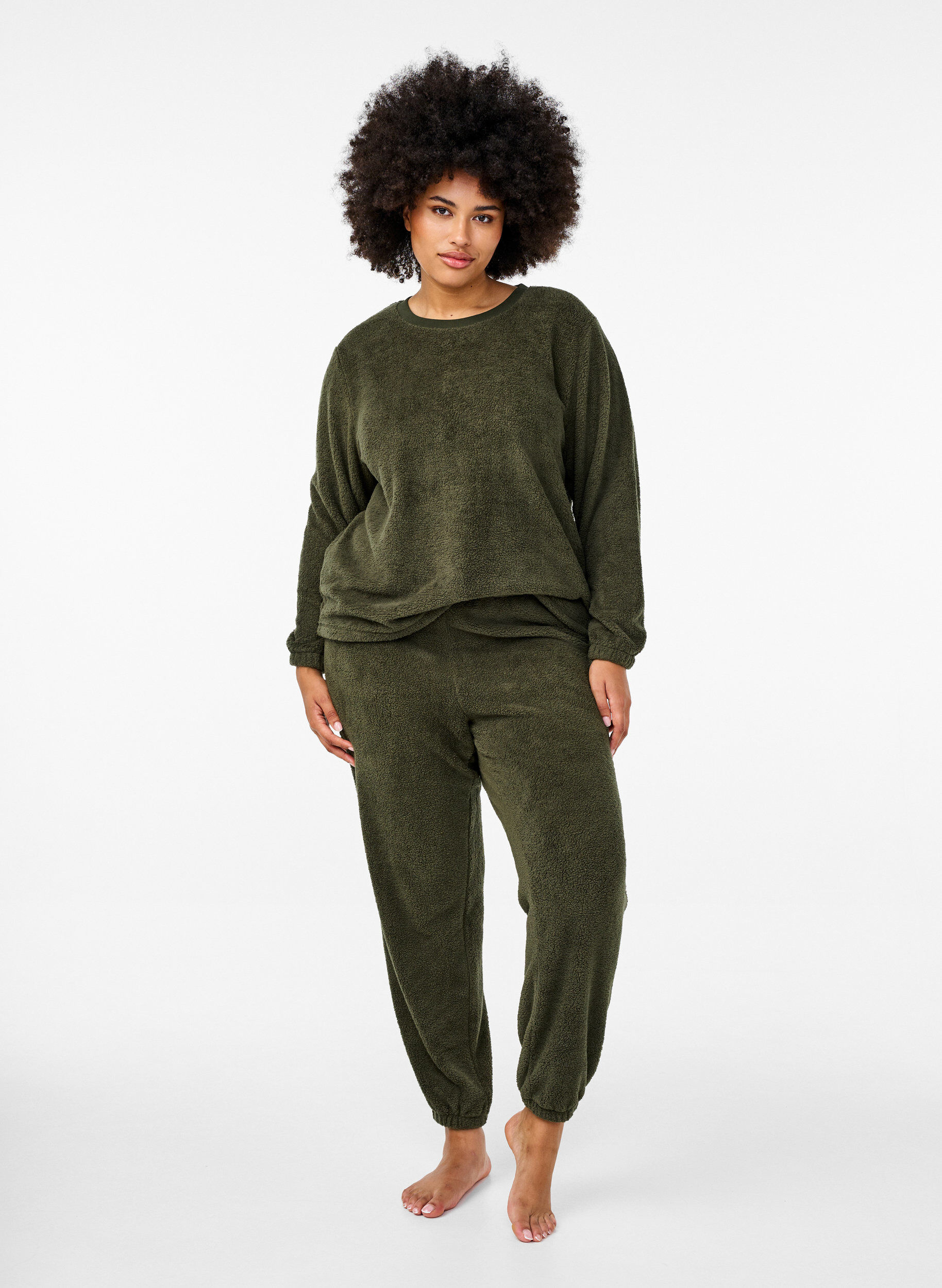 Zizzi L&ouml;s teddyblus med rund halsringning, Forest Night, Model image number 2