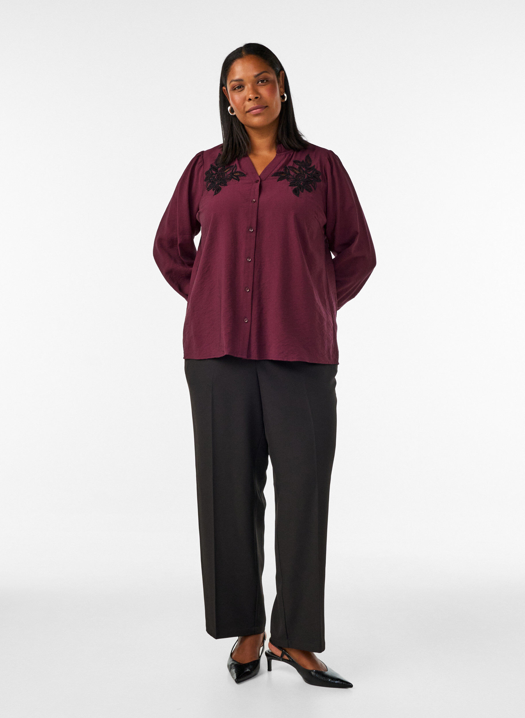 ZizziSkjortblus med broderade blomapplikationer, R&ouml;d, Model image number 1