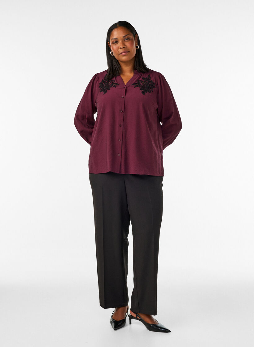 Skjortblus med broderade blomapplikationer, R&ouml;d, Model image number 1
