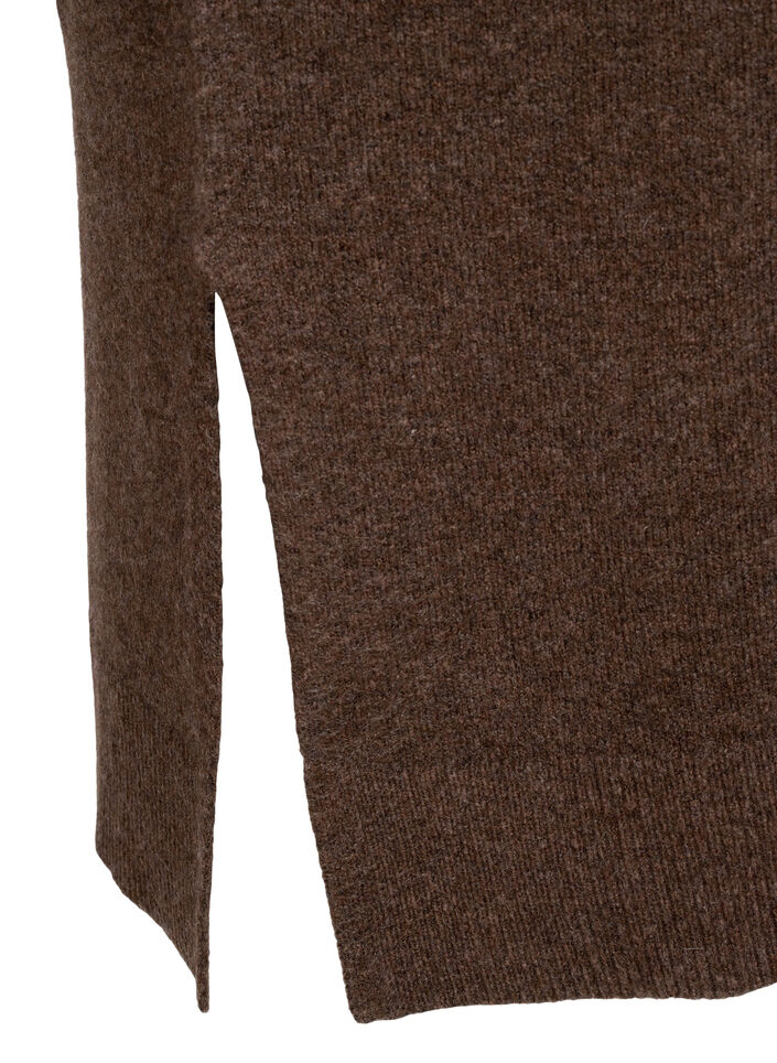 L&aring;ng&auml;rmad stickad kl&auml;nning med V-ringning, Brun, Packshot image number 3