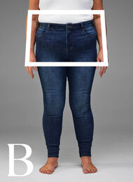 Mycket åtsittande jeans med hög midja, Dark Blue, Model