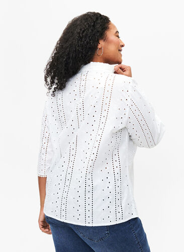 Bomullsskjorta med hålmönster, Bright White, Model image number 1