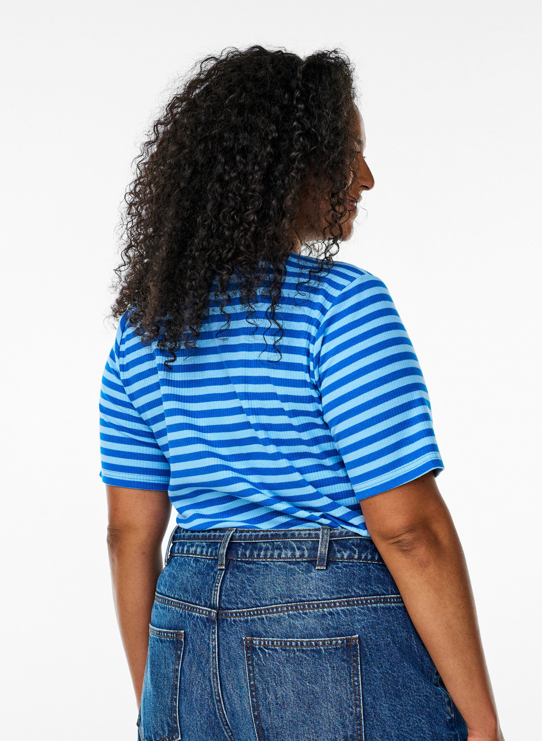 Zizzi Randig t-shirt med ribbad struktur, Bl&aring;, Model image number 2