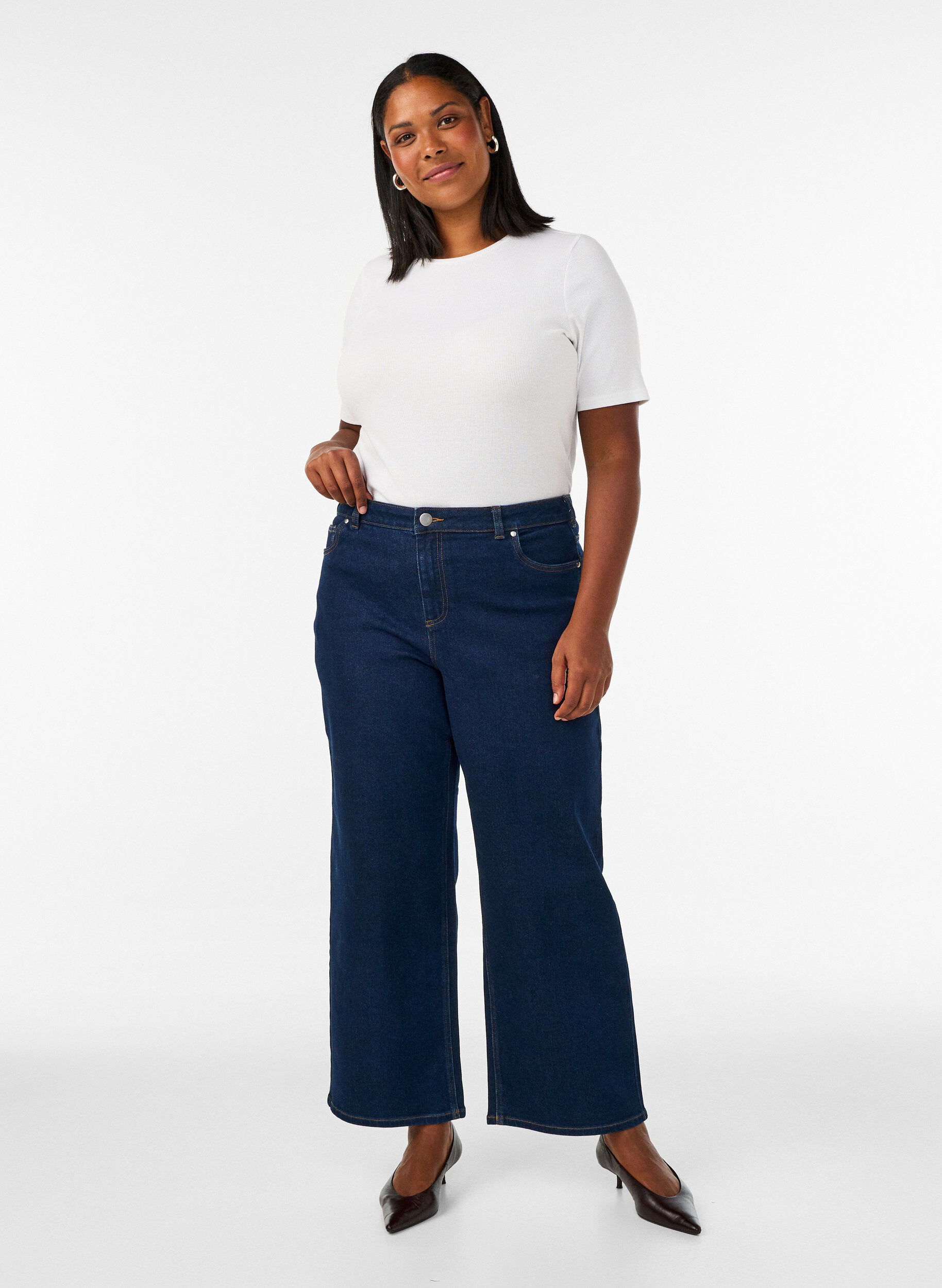 ZizziMyra jeans med h&ouml;g midja och bred passform, Bl&aring;, Model image number 0