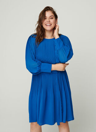 Långärmad plisse klänning med knytband, Classic Blue , Model image number 0
