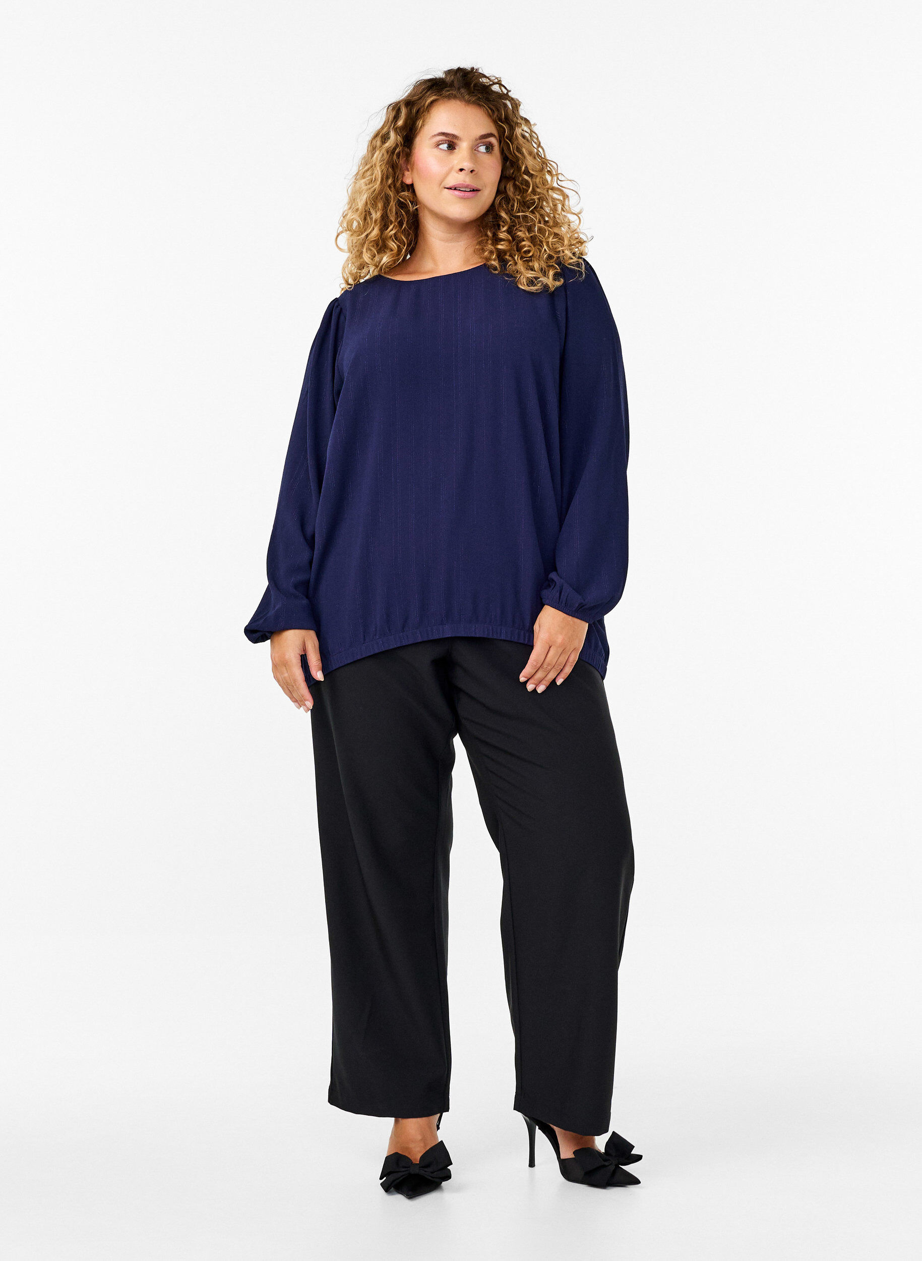 Zizzi Blus med silverglitter, Bl&aring;, Model image number 1