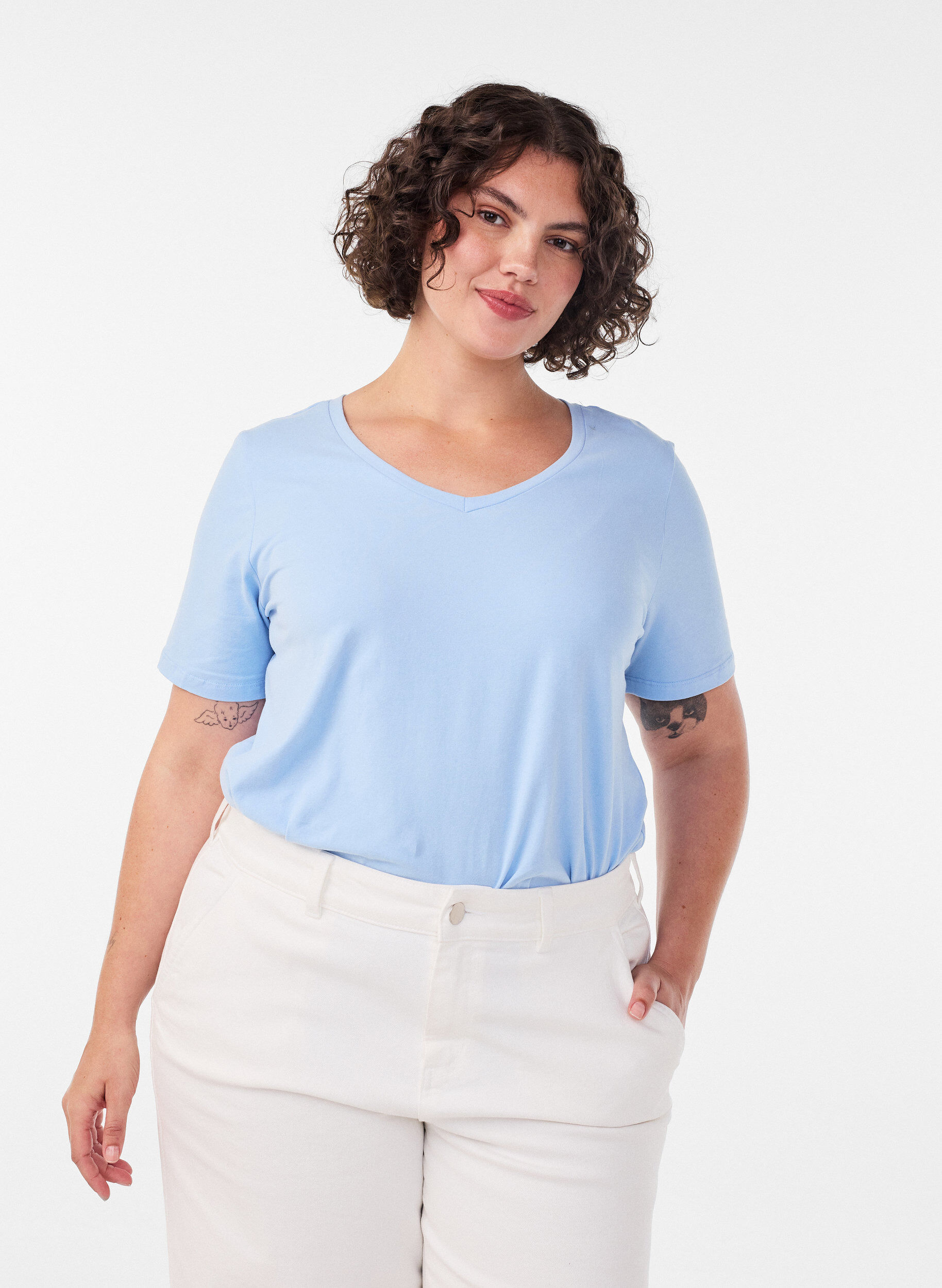 Enf&auml;rgad t-shirt i bomull, Bl&aring;, Model