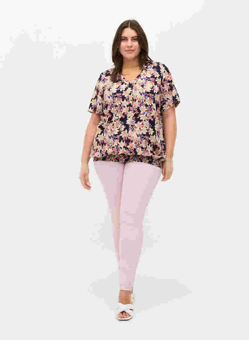 Super slim Amy jeans med hög midja, Chalk Pink, Model image number 0
