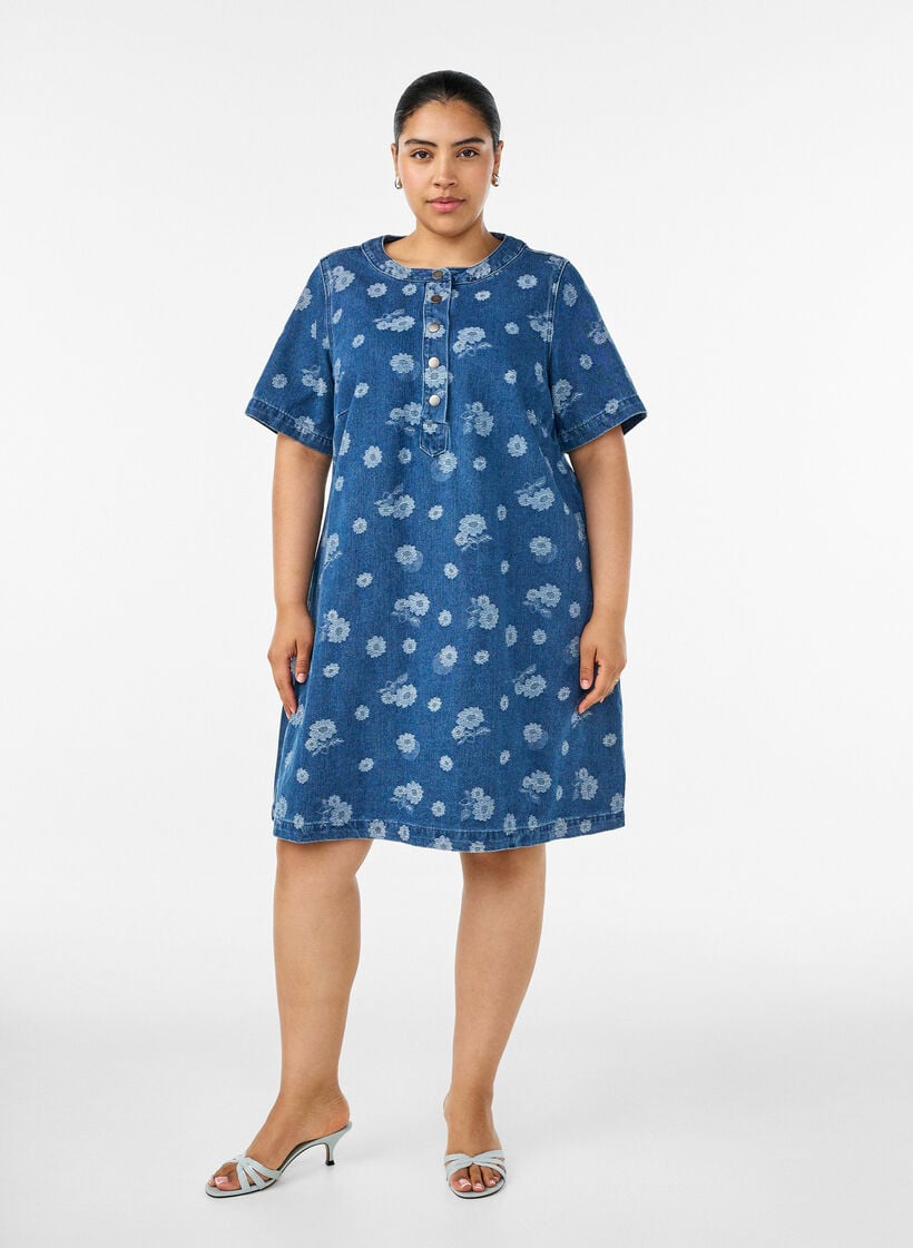 A-linjeformad kl&auml;nning i denim med blommigt m&ouml;nster, Bl&aring;, Model image number 1