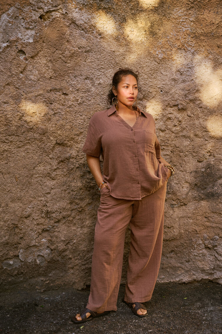 Brunt set i bomullsmuslin, , Model