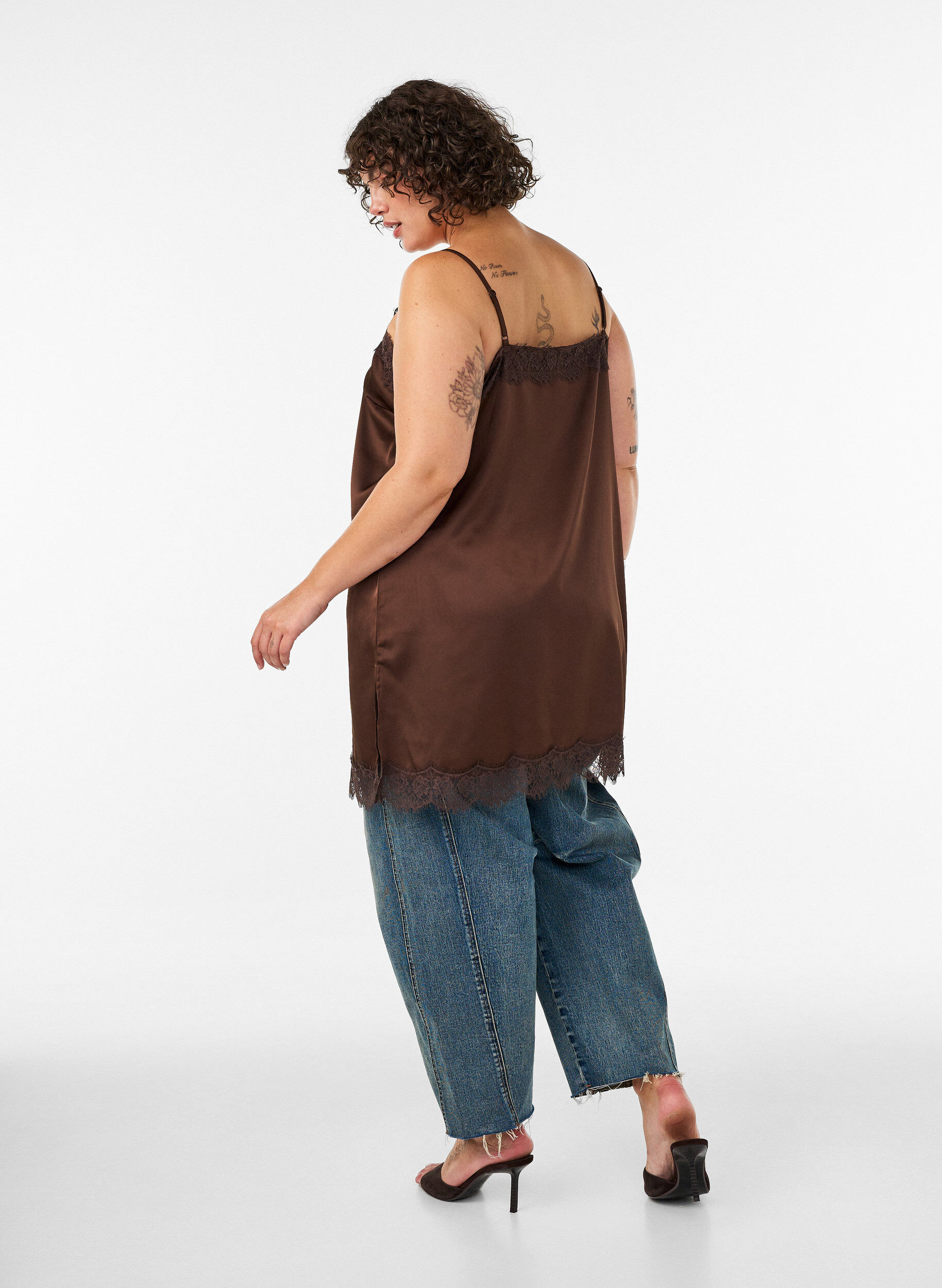ZizziL&aring;ng topp i satin med spetskanter, Brun, Model image number 2