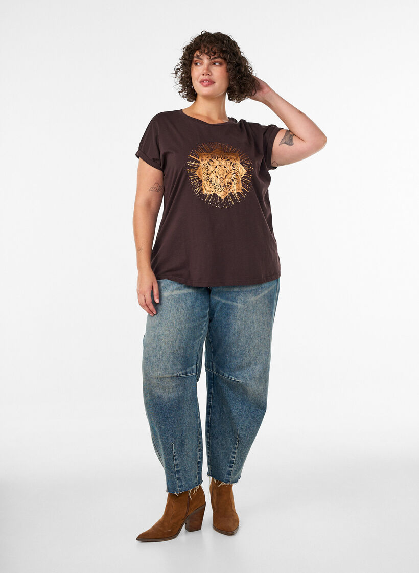 T-shirt med dekorativt tryck framtill, Brun, Model image number 1