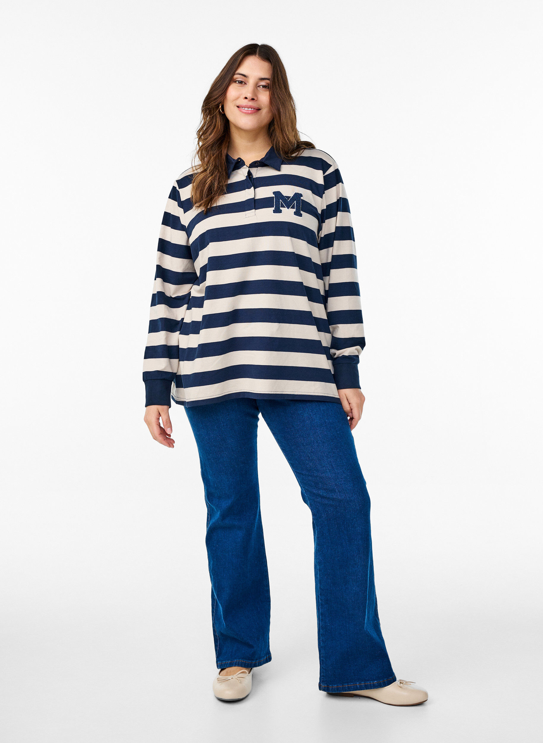 Zizzi Randig pik&eacute;tr&ouml;ja med frott&eacute;detaljer, Birch w. Navy, Model image number 2